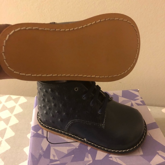 Toddler's walking shoes - Picture 4 of 4